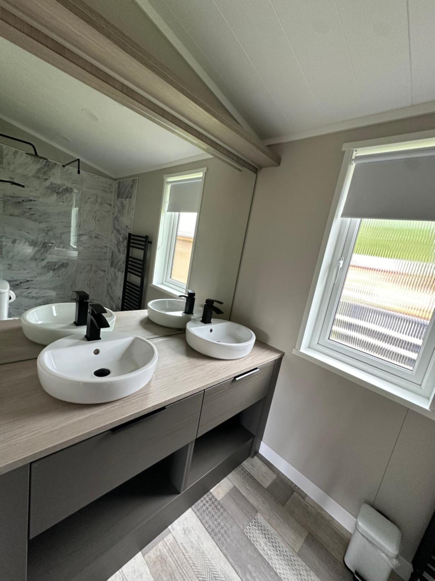 Cackle Hill Lakes, Heron Lodge Biddenden Екстериор снимка