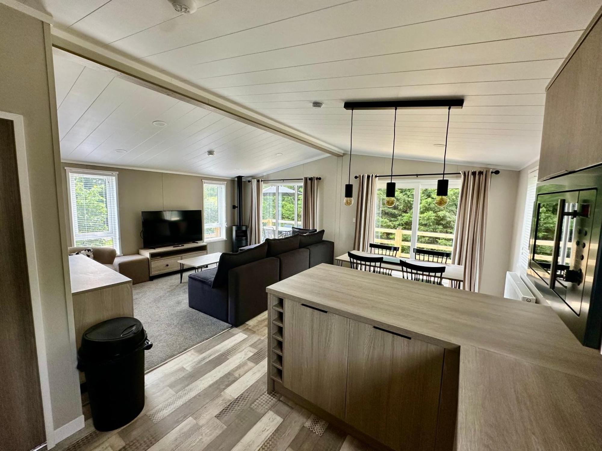Cackle Hill Lakes, Heron Lodge Biddenden Екстериор снимка