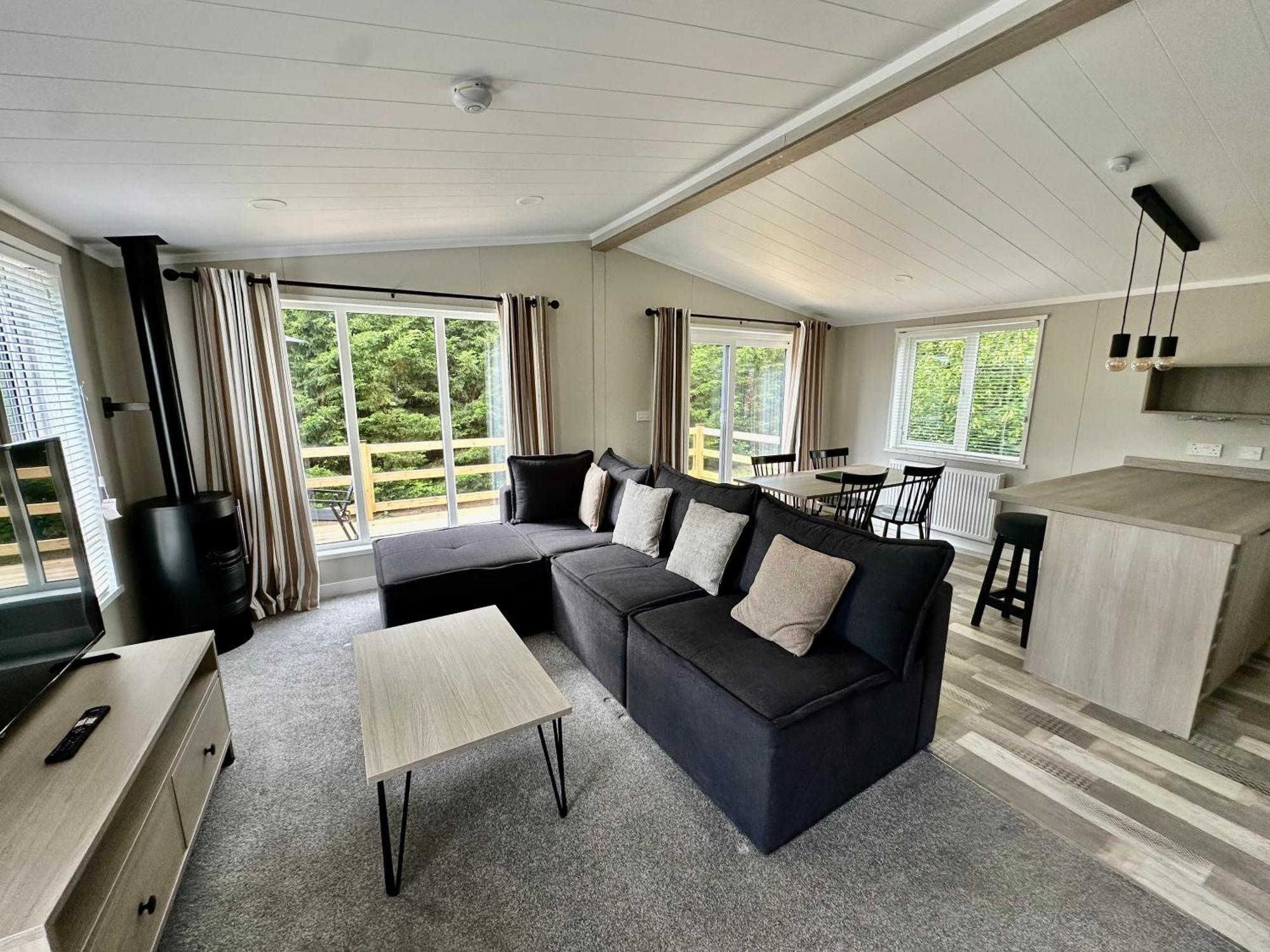 Cackle Hill Lakes, Heron Lodge Biddenden Екстериор снимка