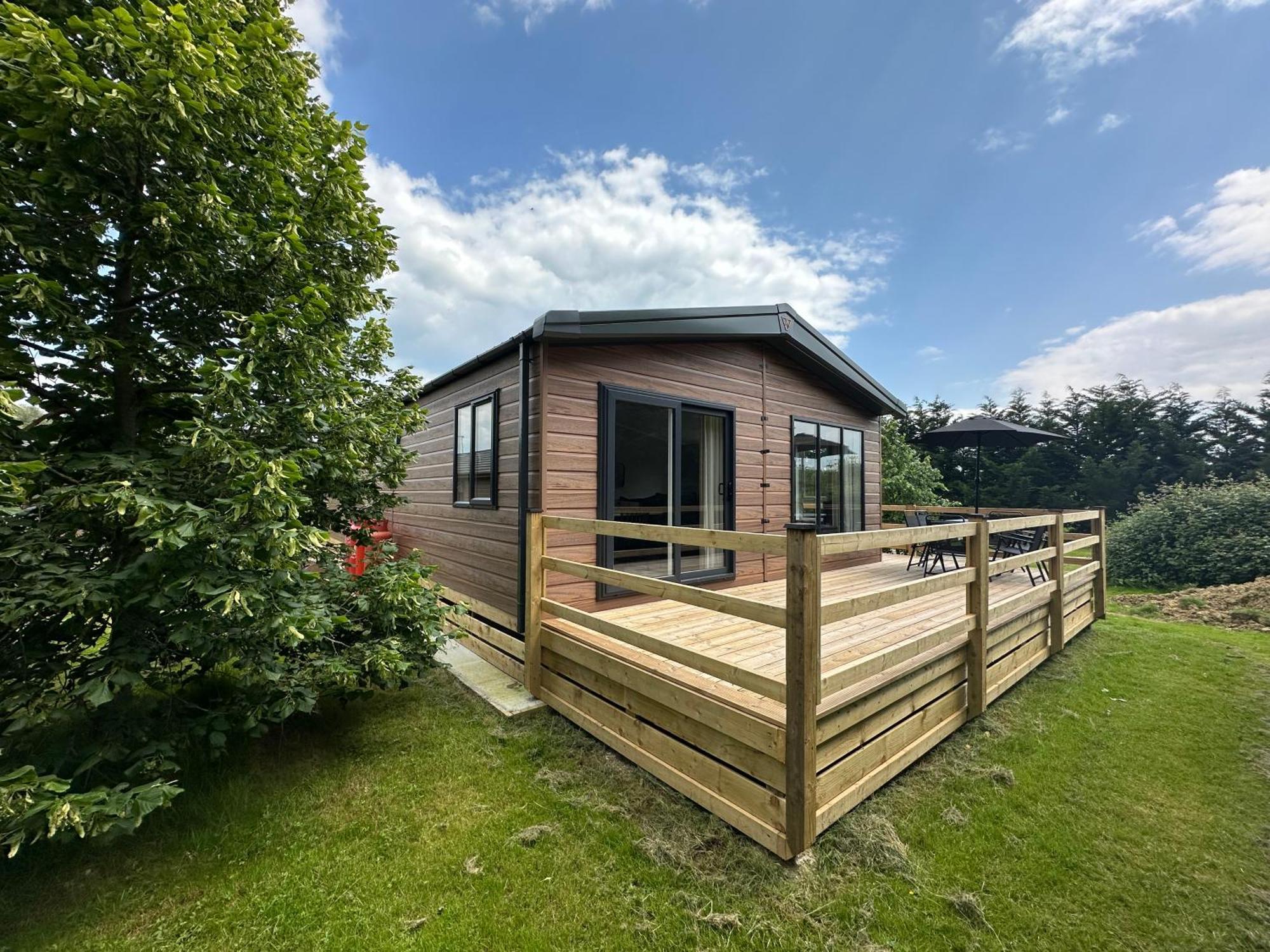 Cackle Hill Lakes, Heron Lodge Biddenden Екстериор снимка